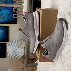 Kuru Atom Gray & Berry Plantar Fascitis Orthopedic Support Walking Slip On Shoe